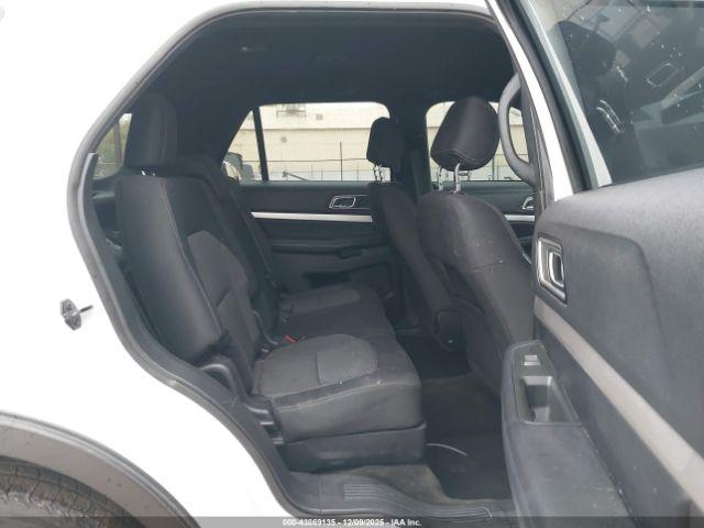 Ford Explorer Xlt Image 15