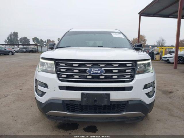 Ford Explorer Xlt Image 11