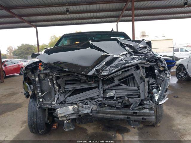 Chevrolet Suburban Lt Image 16