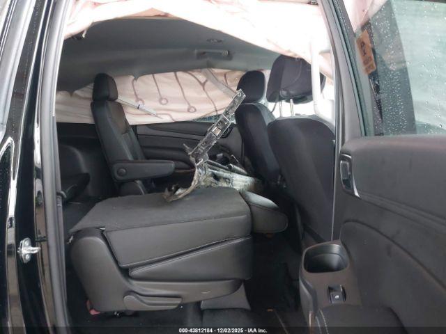 Chevrolet Suburban Lt Image 10