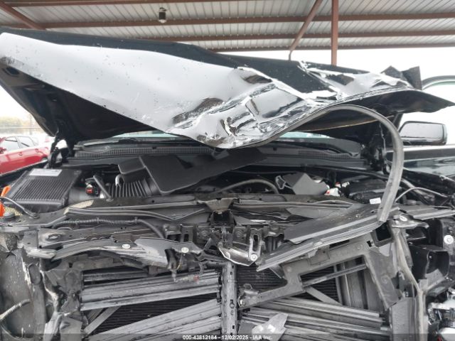 Chevrolet Suburban Lt Image 6