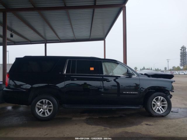 Chevrolet Suburban Lt Image 11