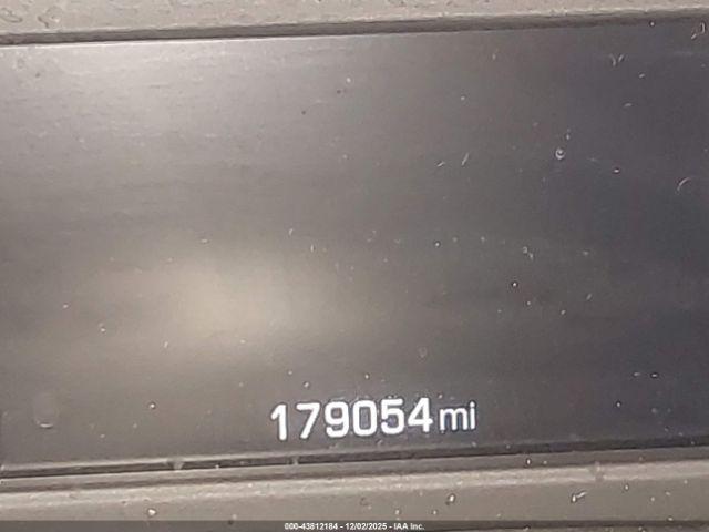 Chevrolet Suburban Lt Image 4