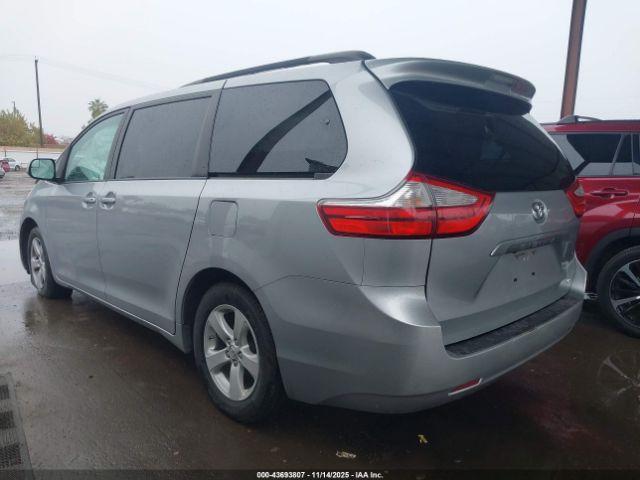 Toyota Sienna Le 8 Passenger Image 8