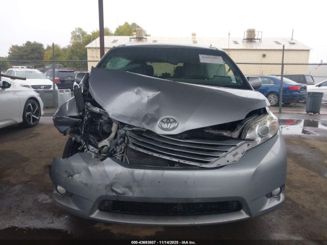 Toyota Sienna Le 8 Passenger Image 5