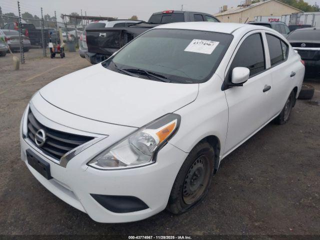 Nissan Versa 1.6 S+ Image 8
