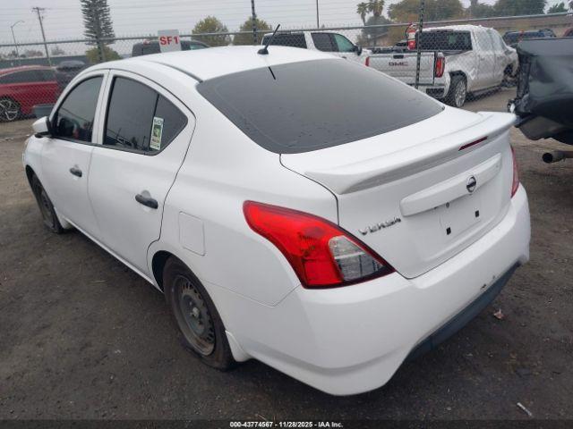 Nissan Versa 1.6 S+ Image 6
