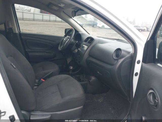 Nissan Versa 1.6 S+ Image 3