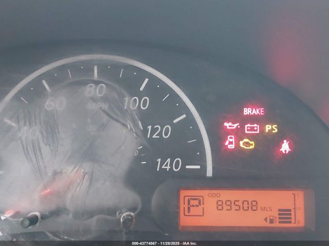 Nissan Versa 1.6 S+ Image 9