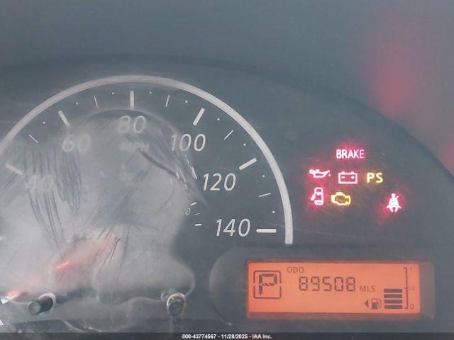 Nissan Versa 1.6 S+ Image 9