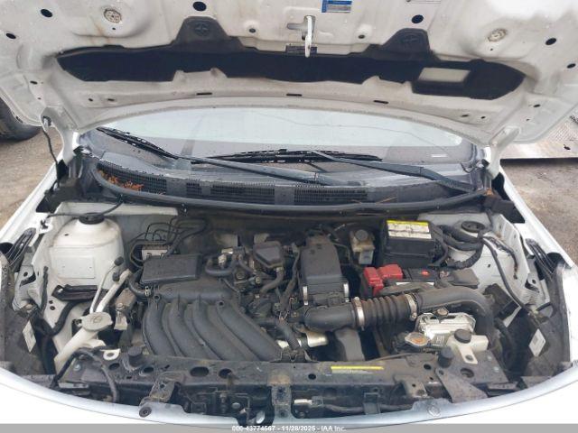 Nissan Versa 1.6 S+ Image 11