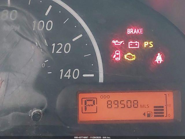 Nissan Versa 1.6 S+ Image 12