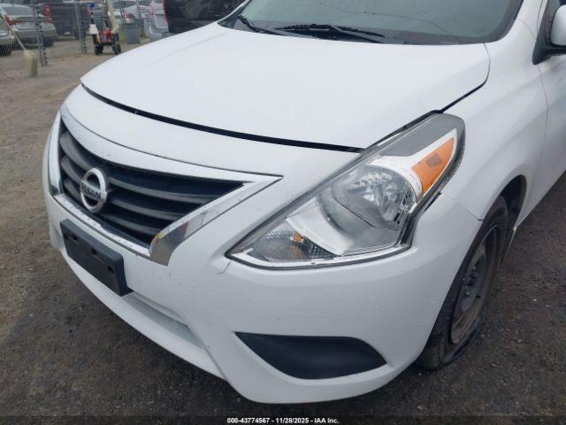 Nissan Versa 1.6 S+ Image 15
