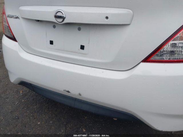 Nissan Versa 1.6 S+ Image 18