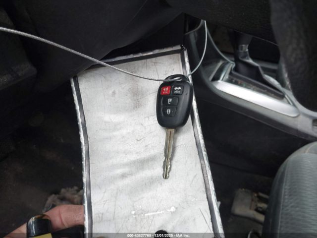 Toyota Corolla Le Image 10