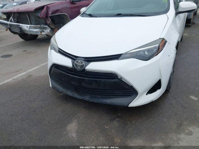 Toyota Corolla Le Image 14