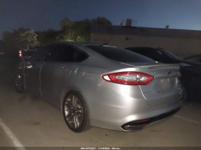 Ford Fusion Titanium Image 2