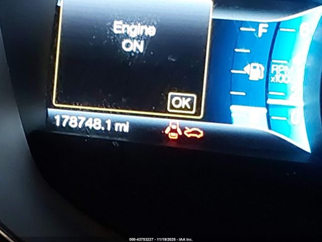 Ford Fusion Titanium Image 12