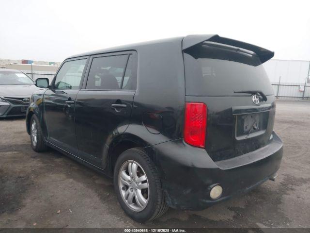 Scion xB Image 10