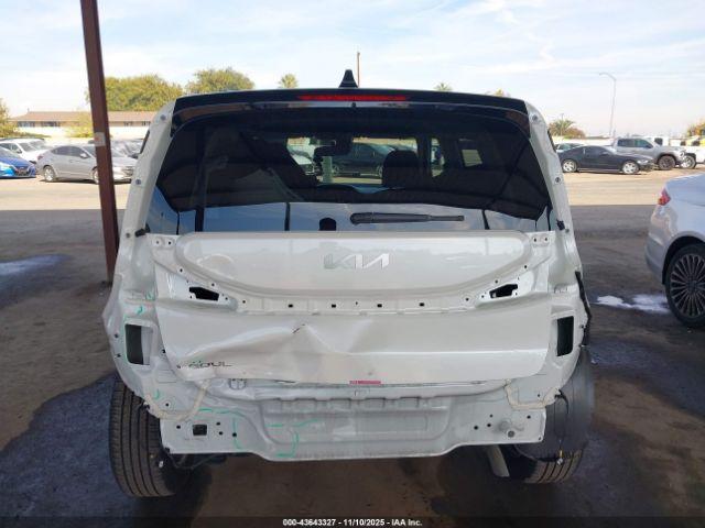 Kia Soul Lx Image 17