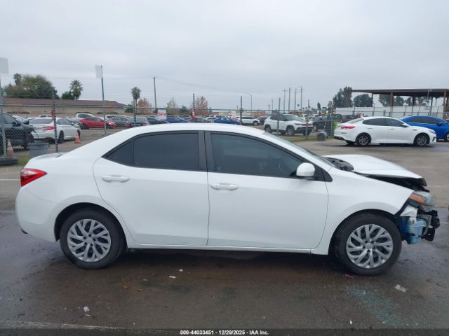 Toyota Corolla Le Image 10