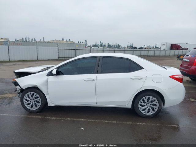 Toyota Corolla Le Image 11