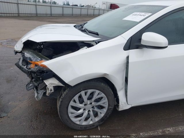 Toyota Corolla Le Image 12