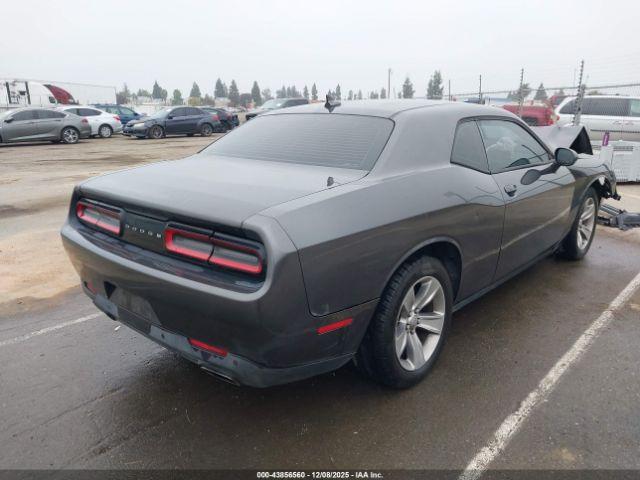 Dodge Challenger Sxt Image 8