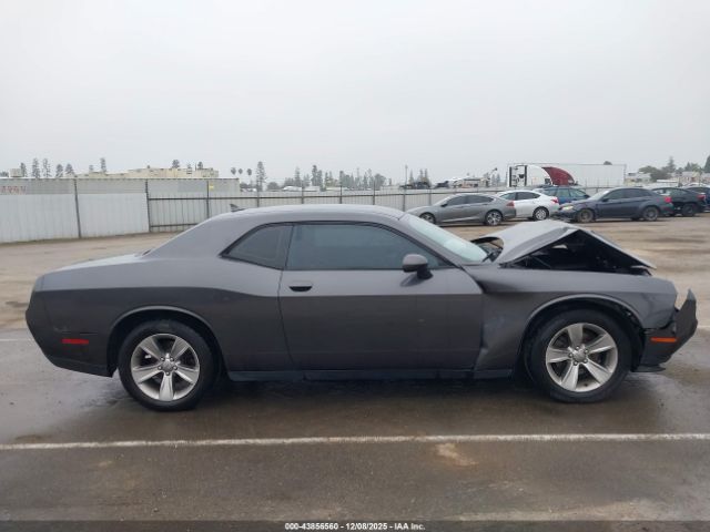 Dodge Challenger Sxt Image 10