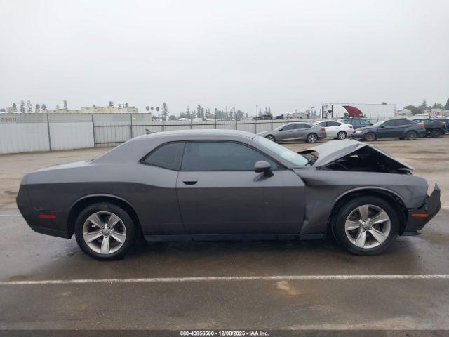 Dodge Challenger Sxt Image 10
