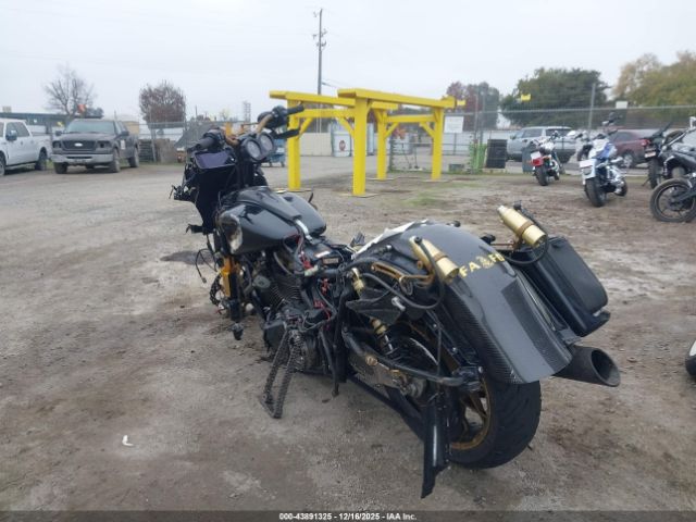 Harley-Davidson Fltrxst Image 6