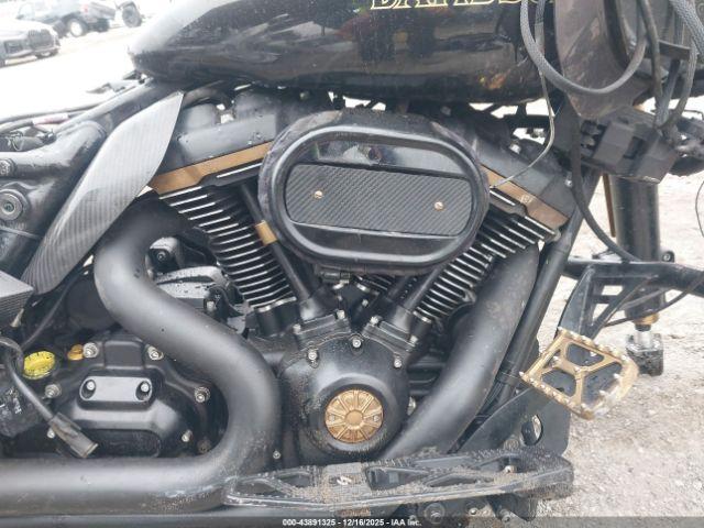 Harley-Davidson Fltrxst Image 4