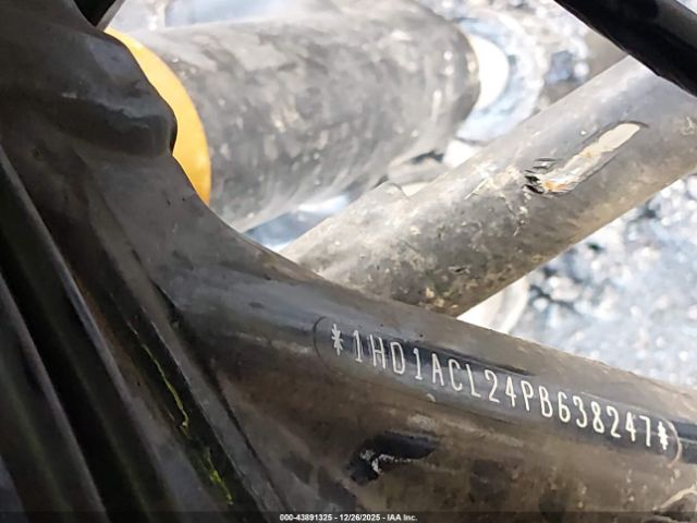 Harley-Davidson Fltrxst Image 10