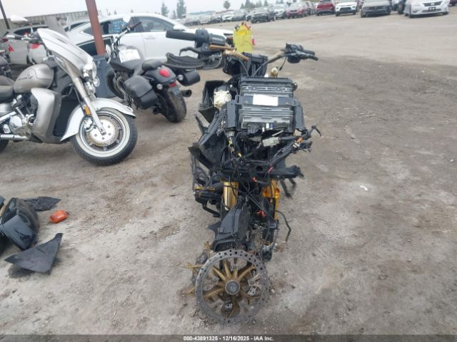 Harley-Davidson Fltrxst Image 11