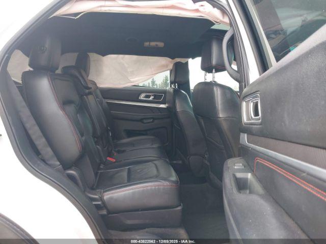 Ford Explorer Sport Image 16