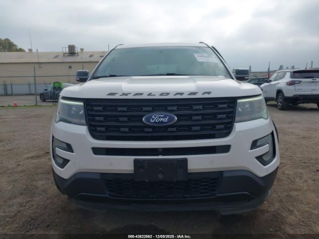 Ford Explorer Sport Image 3