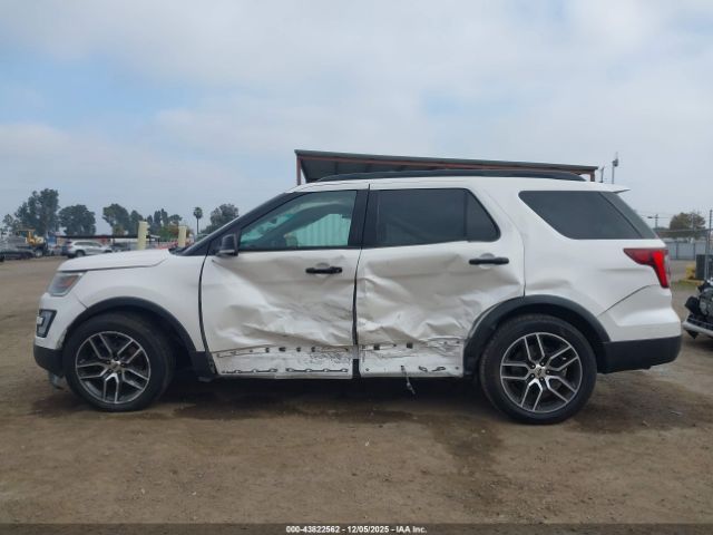 Ford Explorer Sport Image 15