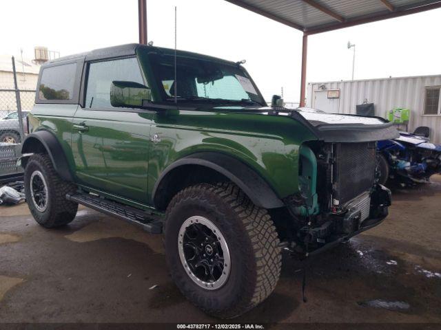  Salvage Ford Bronco
