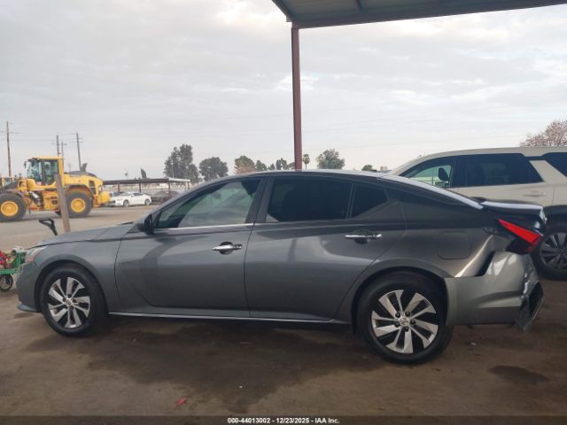 Nissan Altima S Fwd Image 9