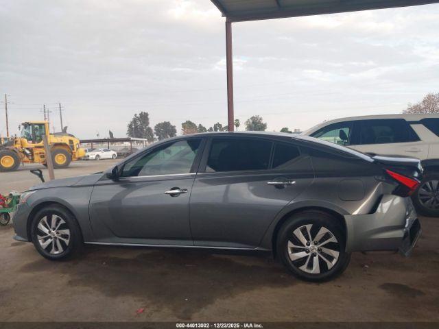 Nissan Altima S Fwd Image 9