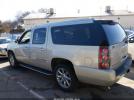 GMC Yukon Denali Image 13