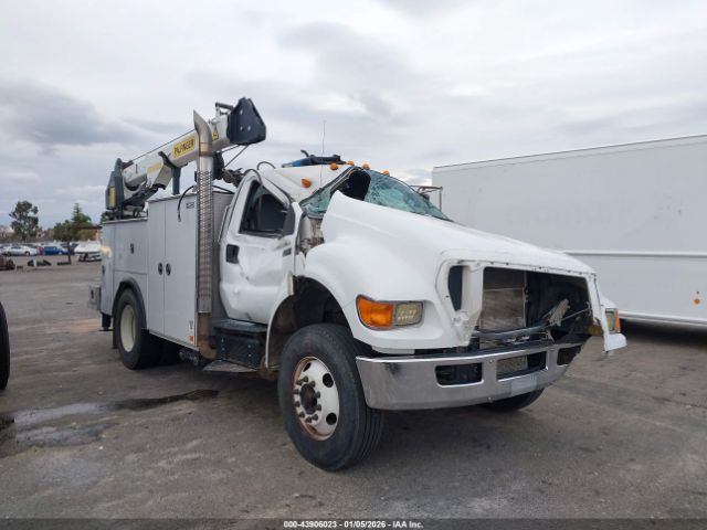 Ford F-750 Image 1
