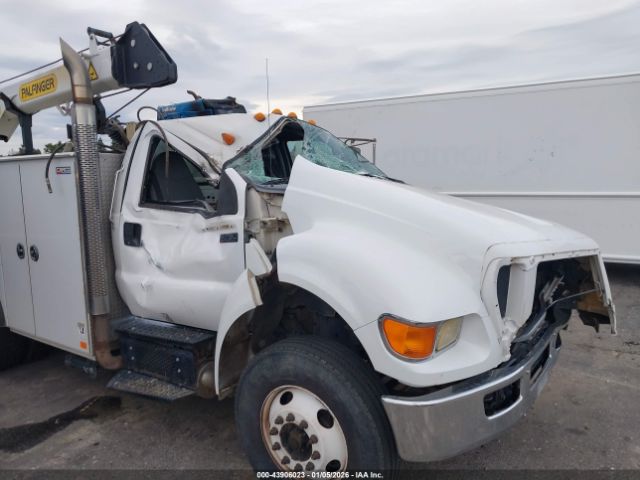 Ford F-750 Image 12