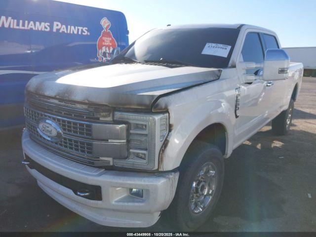 Ford F-250 Platinum Image 4