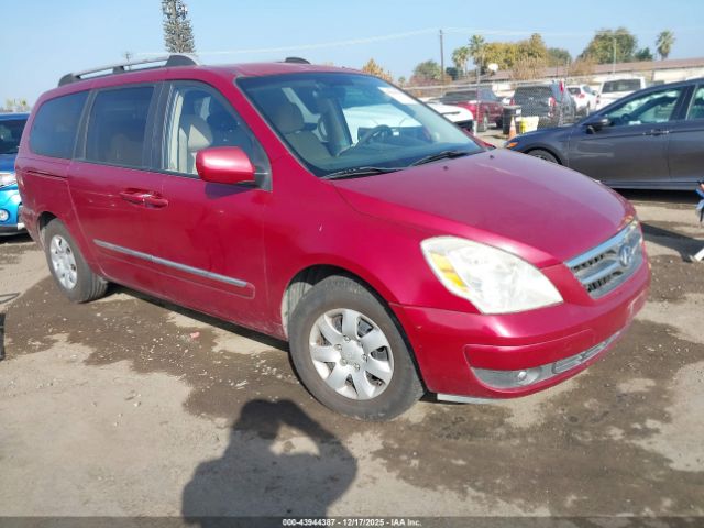 Hyundai Entourage Image 1